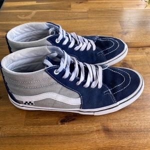 Vans High Tops Skateboarding Shoes Size 9